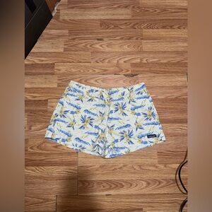 Patagonia Women's Barely Baggies Shorts - 2½" Size Large  White Floral Tropical